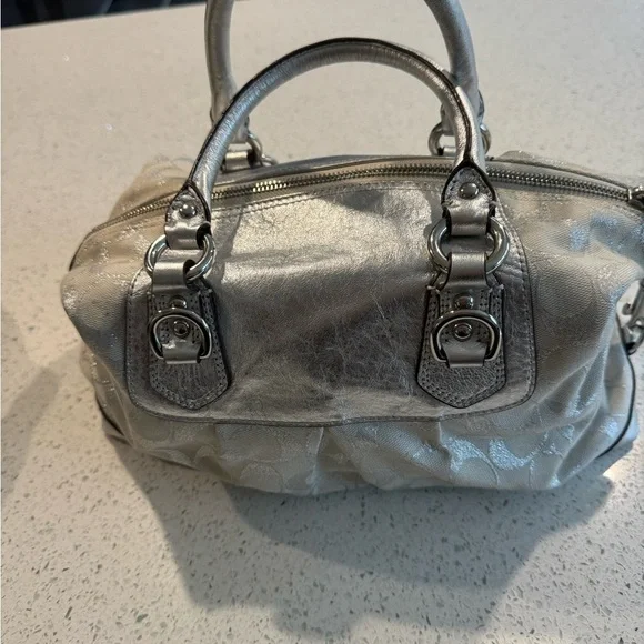 Coach handbag - Picture 2 of 16